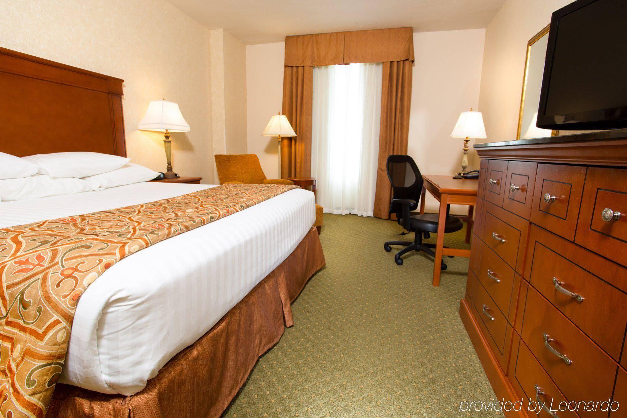 Drury Inn & Suites Independence Kansas City Блу-Спрингс Экстерьер фото